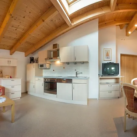 Πανσιόν Haus Fernblick 3*