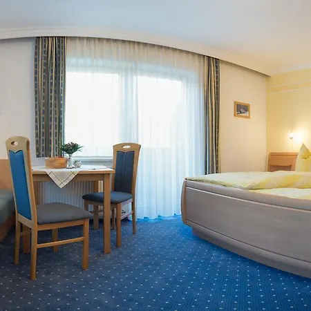 Haus Fernblick 게스트하우스 3*
