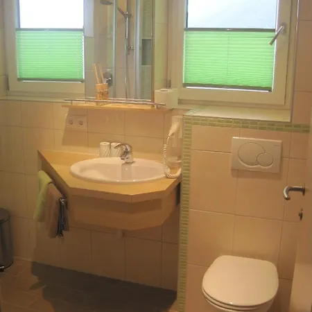 بيت ضيافة Haus Fernblick 3*